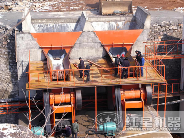 顎式破碎機(jī)安裝現(xiàn)場(chǎng)