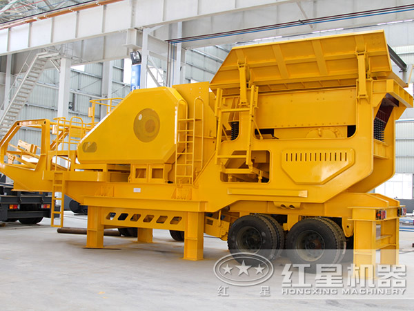 汽車車載移動碎石機(jī)實拍圖