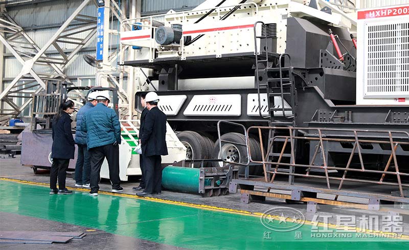 用戶來(lái)廠考察生產(chǎn)車(chē)間 用戶來(lái)廠考察生產(chǎn)車(chē)間