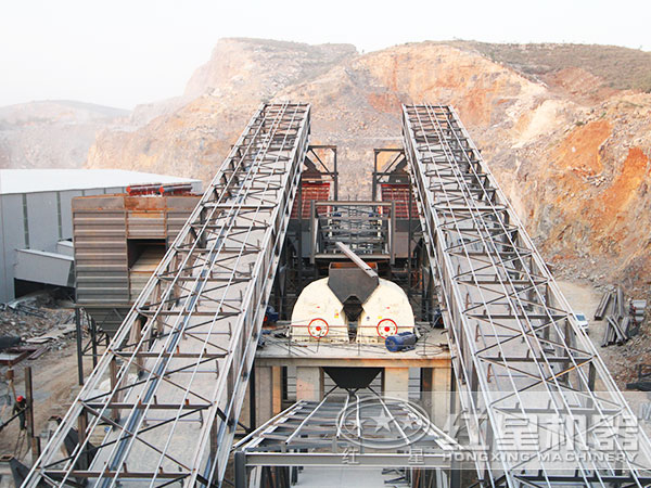 錘破制砂生產(chǎn)現(xiàn)場 錘破制砂生產(chǎn)現(xiàn)場