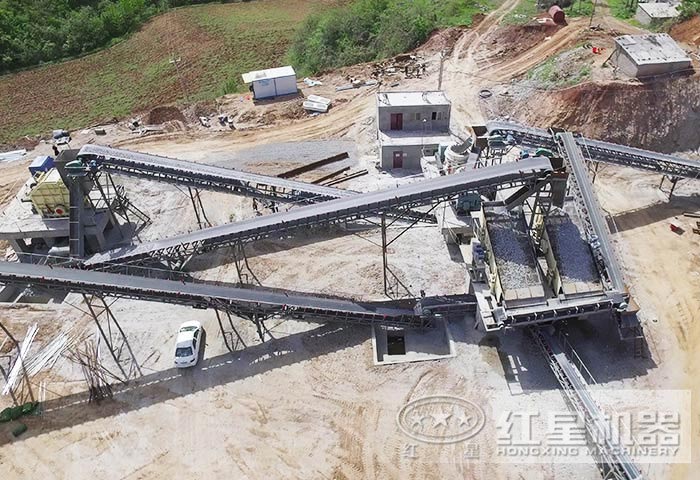 全自動(dòng)打砂生產(chǎn)線現(xiàn)場幾不可見人 全自動(dòng)打砂生產(chǎn)線現(xiàn)場幾不可見人