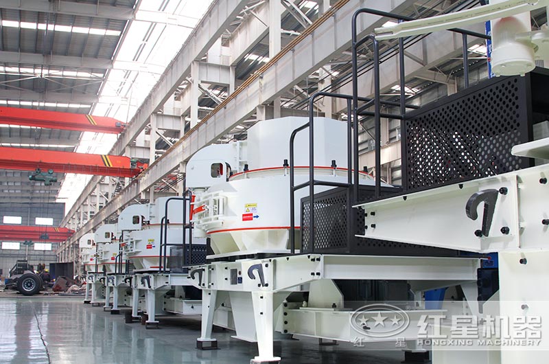 青石制砂機(jī)_青石頭打沙機(jī)，時(shí)產(chǎn)10-500噸不是事