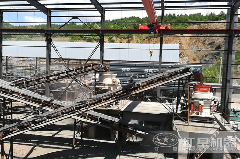 時(shí)產(chǎn)200噸河卵石制砂現(xiàn)場(chǎng) 時(shí)產(chǎn)200噸河卵石制砂現(xiàn)場(chǎng)