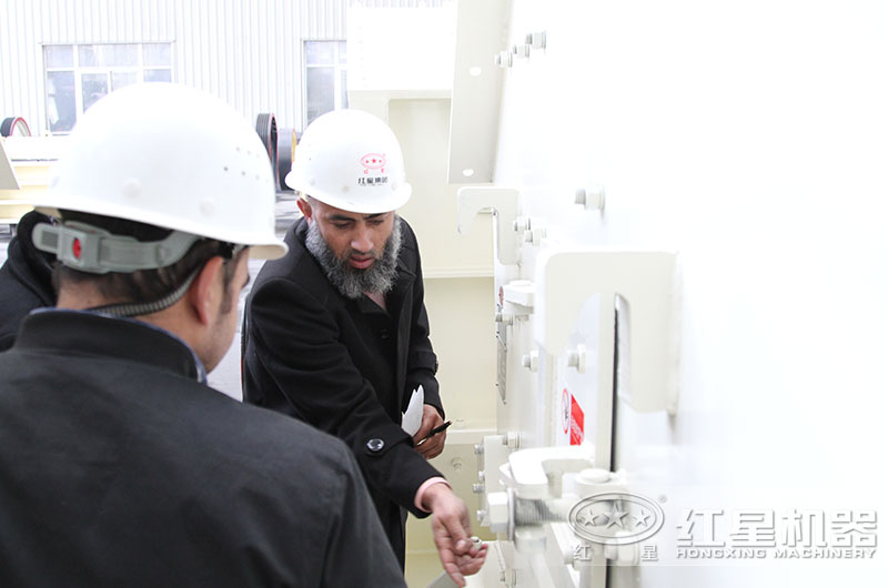 用戶來廠，實(shí)地考察反擊破設(shè)備