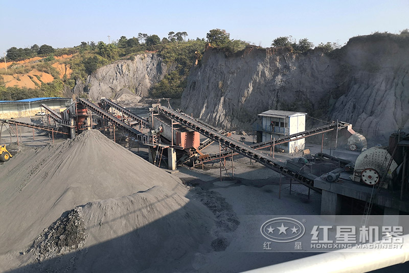 錘式破碎機(jī)配置一條生產(chǎn)線(xiàn)