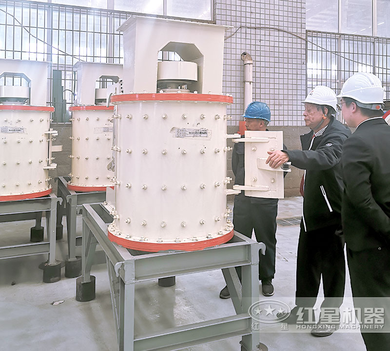 復(fù)合式破碎機客戶實地考察 復(fù)合式破碎機客戶實地考察