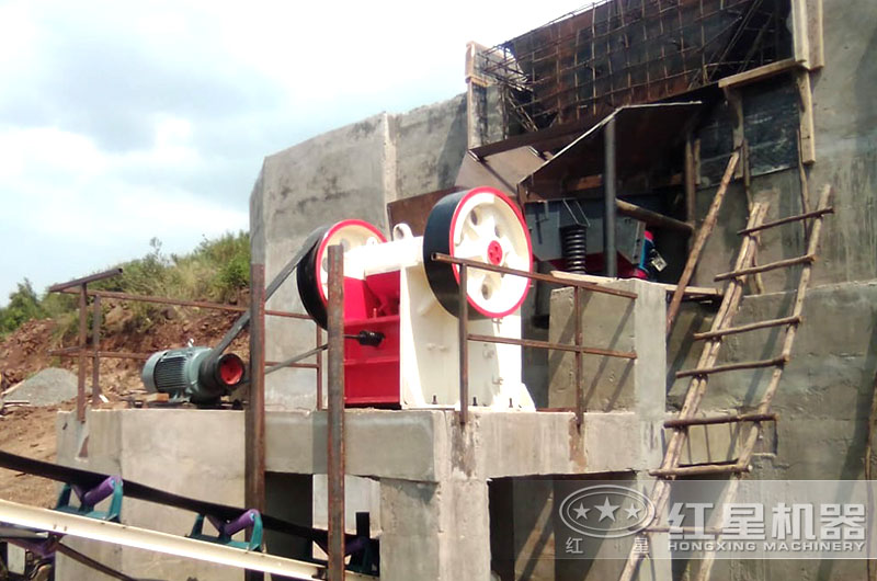 小型碎石機(jī)器有哪些？多少錢(qián)一臺(tái)？