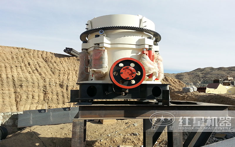 hp300圓錐破碎機(jī)每小時(shí)產(chǎn)多少?lài)?？多少錢(qián)一臺(tái)？