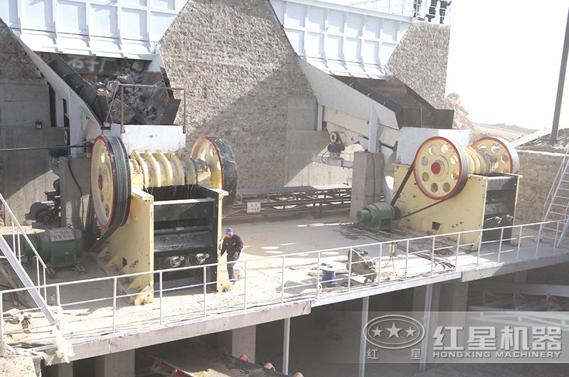 912顎式破石機(jī)產(chǎn)量是多少？一臺(tái)價(jià)格多少錢？